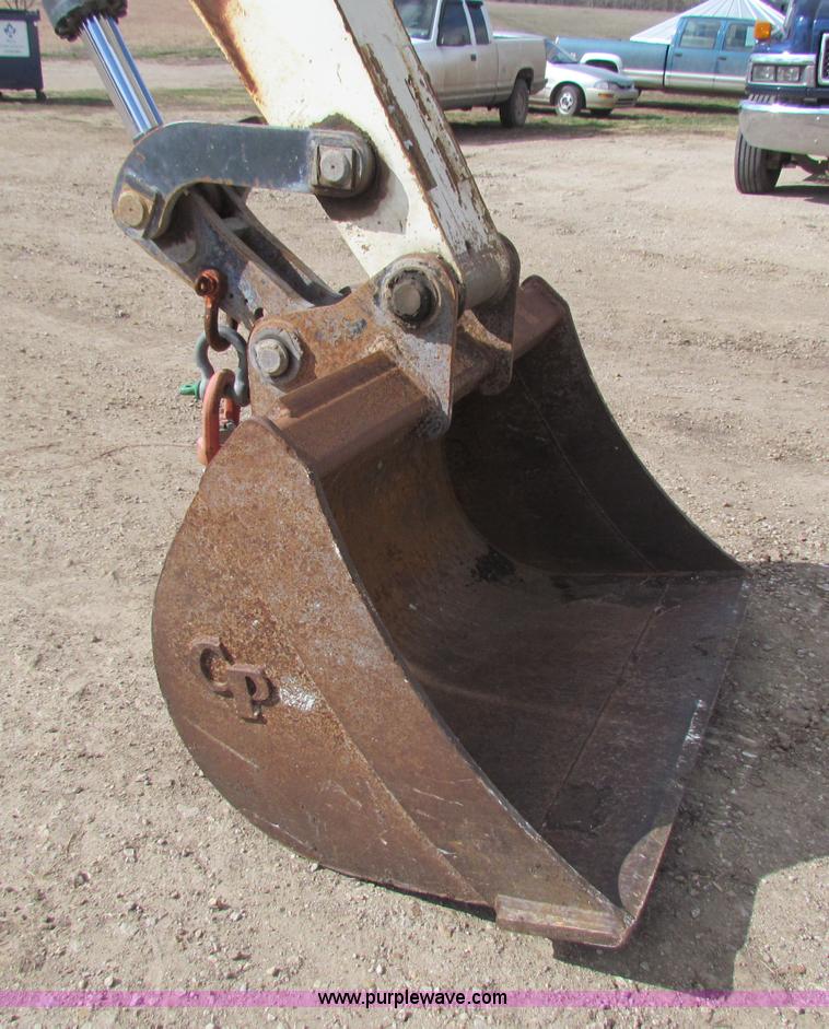 image for item B7146 2006 Terex TC125 excavator