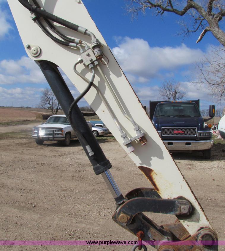 image for item B7146 2006 Terex TC125 excavator