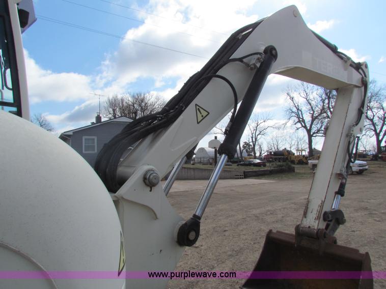 image for item B7146 2006 Terex TC125 excavator