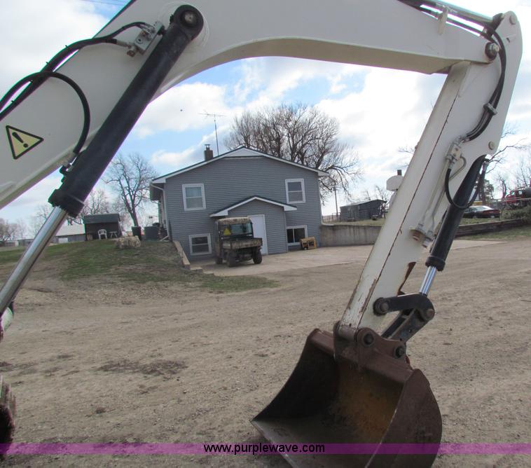 image for item B7146 2006 Terex TC125 excavator