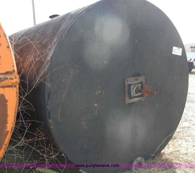 image for item C4063 Asphalt seal coating tank with agitator