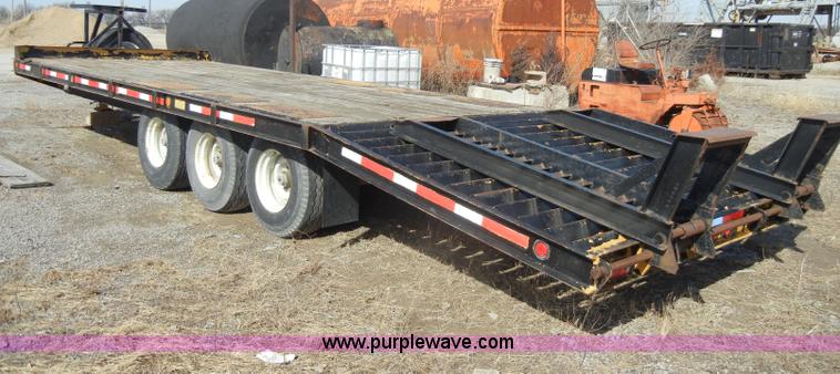 image for item C4064 2000 Redi Haul 20' triple axle flatbed trailer