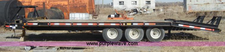 image for item C4064 2000 Redi Haul 20' triple axle flatbed trailer
