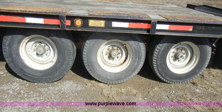 image for item C4064 2000 Redi Haul 20' triple axle flatbed trailer