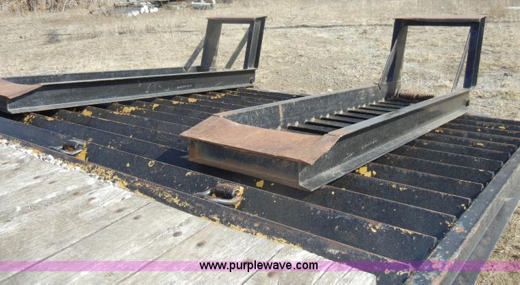 image for item C4064 2000 Redi Haul 20' triple axle flatbed trailer