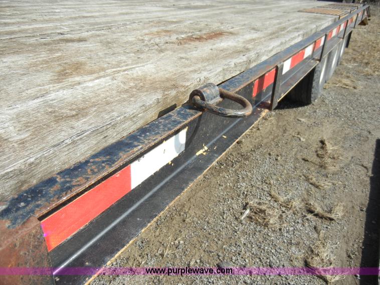 image for item C4064 2000 Redi Haul 20' triple axle flatbed trailer