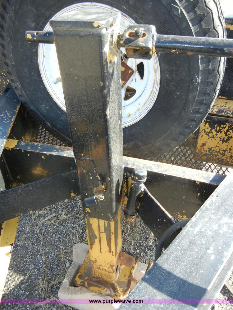 image for item C4064 2000 Redi Haul 20' triple axle flatbed trailer