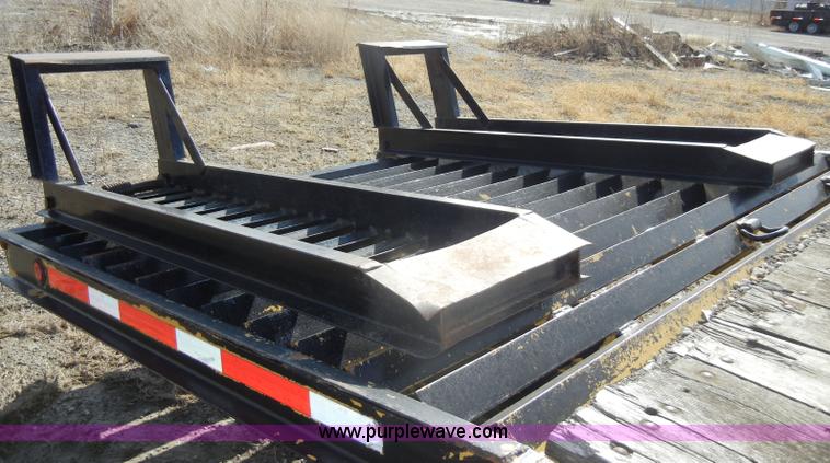 image for item C4064 2000 Redi Haul 20' triple axle flatbed trailer