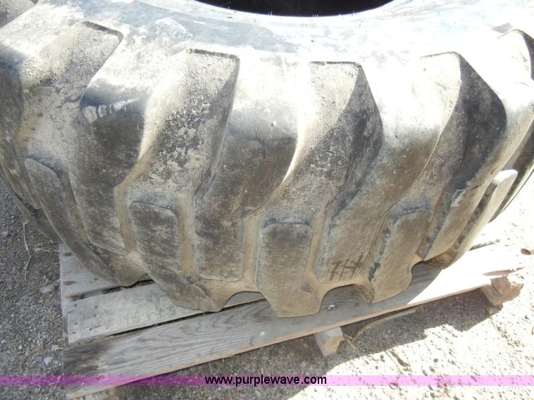 image for item C4169 20.5-25 wheel loader tire