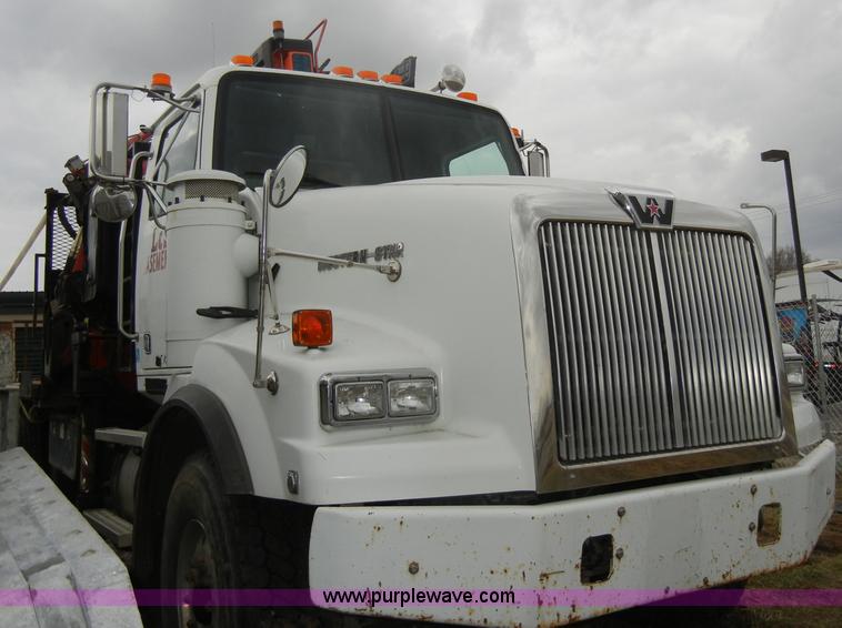 image for item C4207 2004 Western Star 4900SA crane truck