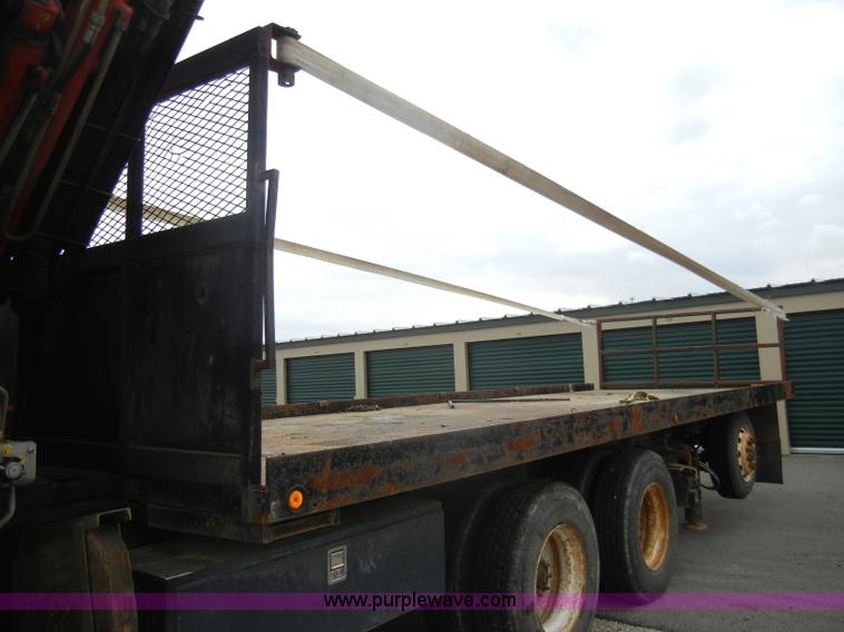 image for item C4207 2004 Western Star 4900SA crane truck