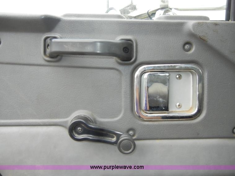 image for item C4207 2004 Western Star 4900SA crane truck