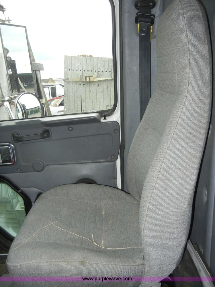 image for item C4207 2004 Western Star 4900SA crane truck