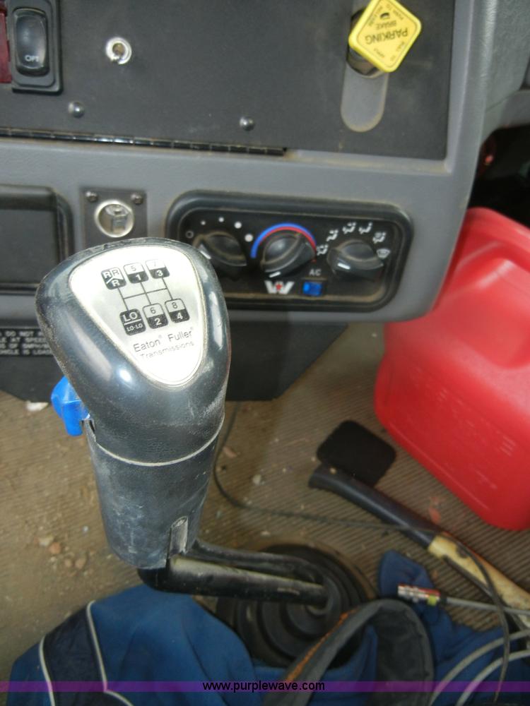 image for item C4207 2004 Western Star 4900SA crane truck