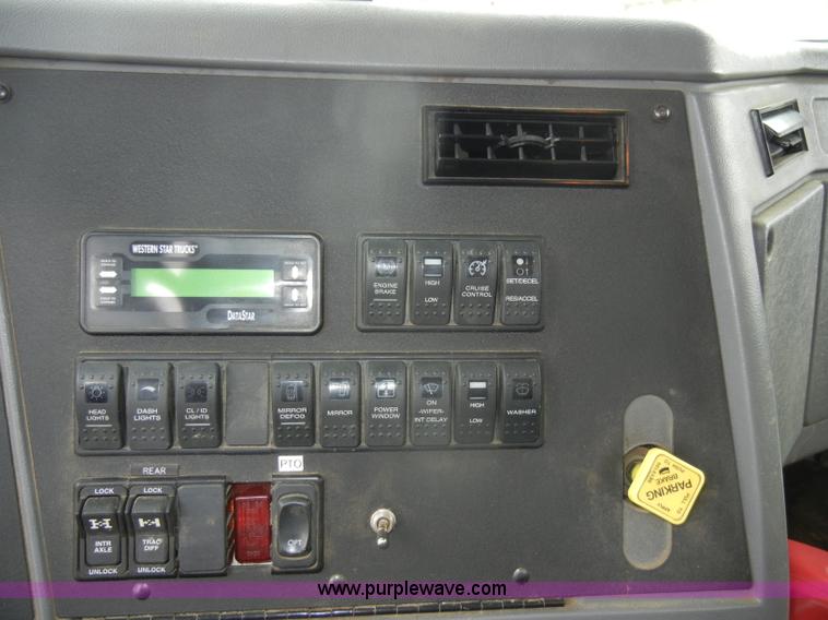 image for item C4207 2004 Western Star 4900SA crane truck