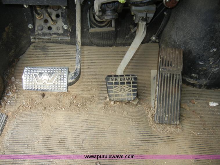 image for item C4207 2004 Western Star 4900SA crane truck