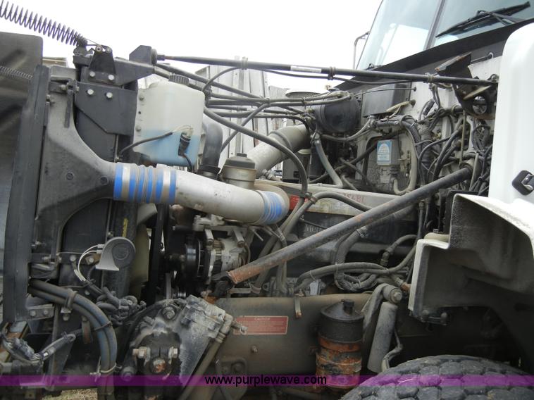 image for item C4207 2004 Western Star 4900SA crane truck