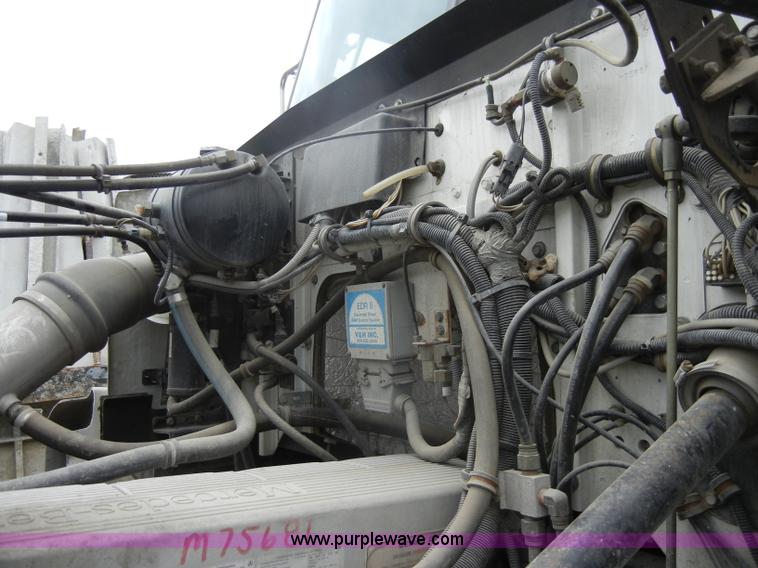 image for item C4207 2004 Western Star 4900SA crane truck