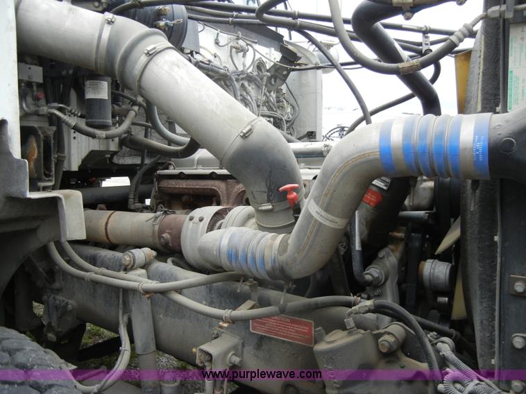 image for item C4207 2004 Western Star 4900SA crane truck