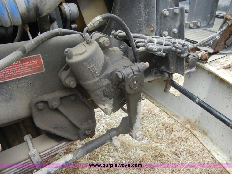 image for item C4207 2004 Western Star 4900SA crane truck