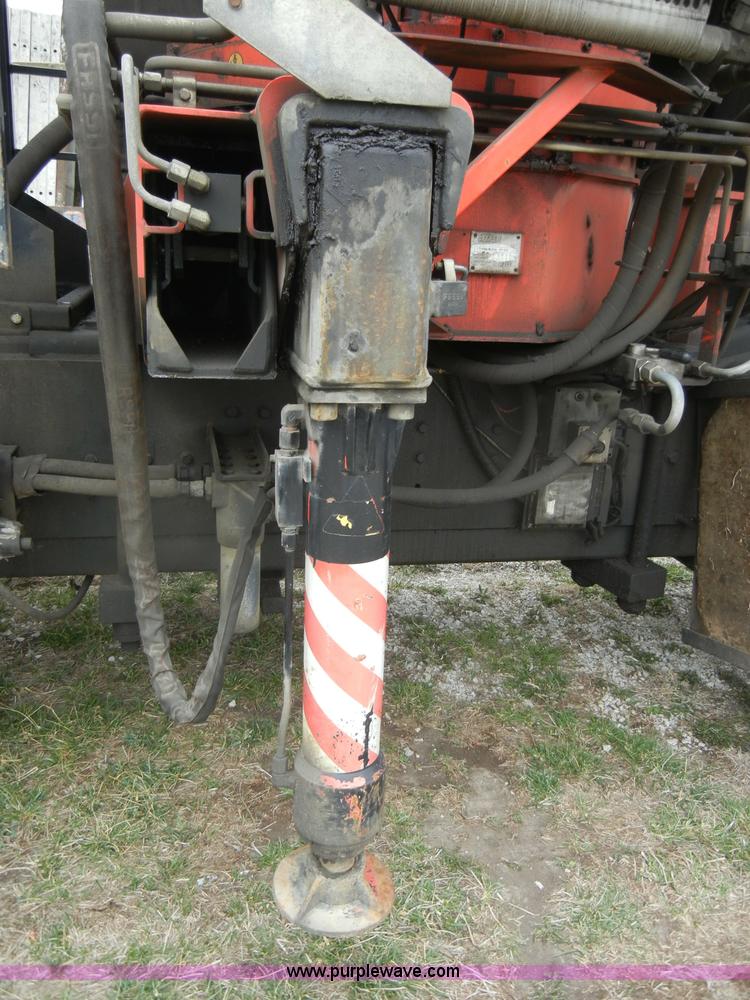 image for item C4207 2004 Western Star 4900SA crane truck