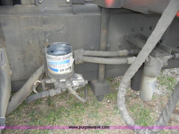 image for item C4207 2004 Western Star 4900SA crane truck