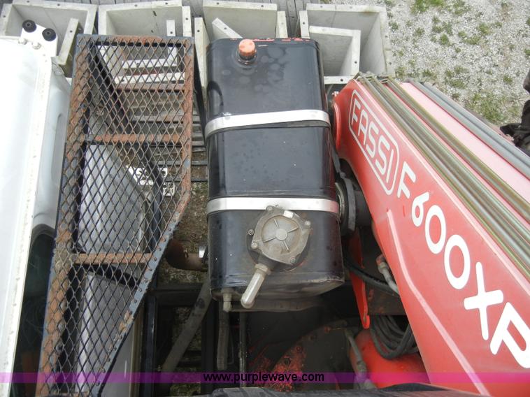 image for item C4207 2004 Western Star 4900SA crane truck