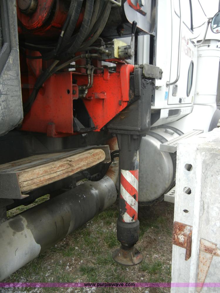 image for item C4207 2004 Western Star 4900SA crane truck