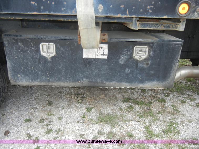 image for item C4207 2004 Western Star 4900SA crane truck