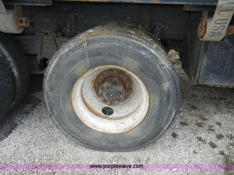 image for item C4207 2004 Western Star 4900SA crane truck