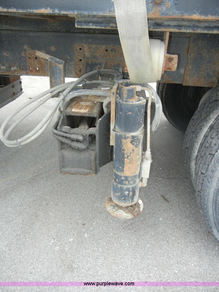 image for item C4207 2004 Western Star 4900SA crane truck