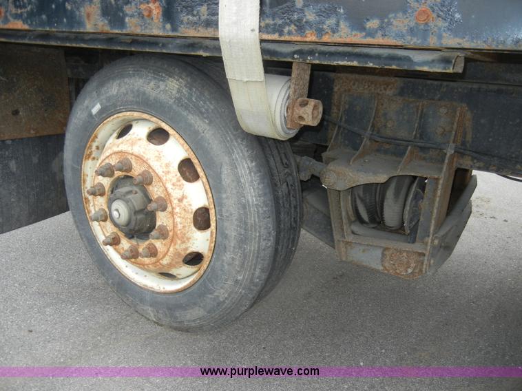 image for item C4207 2004 Western Star 4900SA crane truck