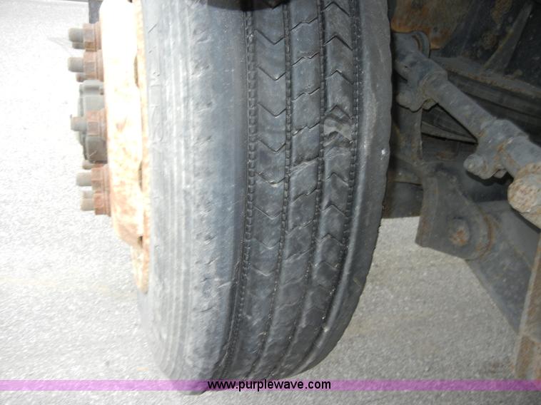 image for item C4207 2004 Western Star 4900SA crane truck