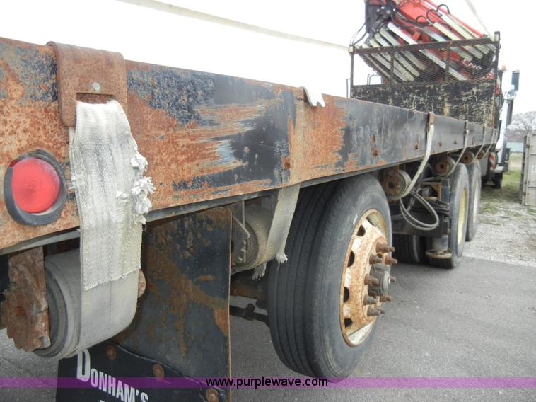 image for item C4207 2004 Western Star 4900SA crane truck