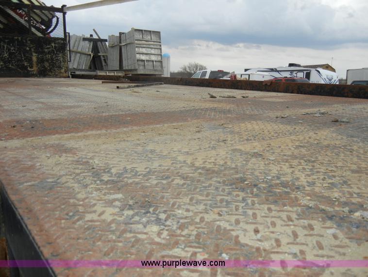 image for item C4207 2004 Western Star 4900SA crane truck