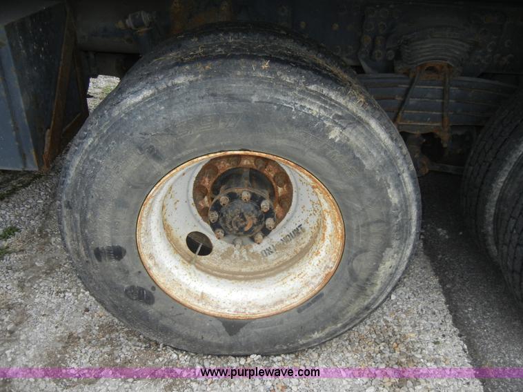 image for item C4207 2004 Western Star 4900SA crane truck