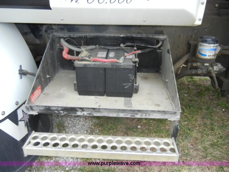 image for item C4207 2004 Western Star 4900SA crane truck