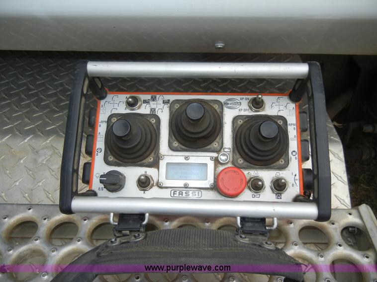 image for item C4207 2004 Western Star 4900SA crane truck