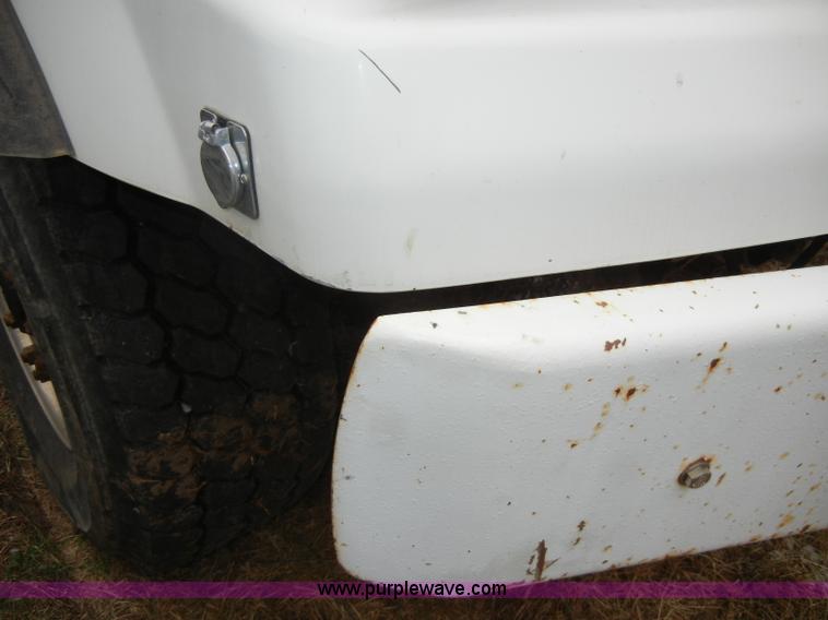 image for item C4207 2004 Western Star 4900SA crane truck