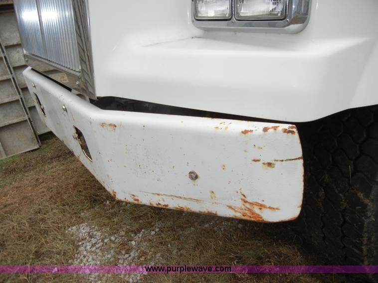 image for item C4207 2004 Western Star 4900SA crane truck