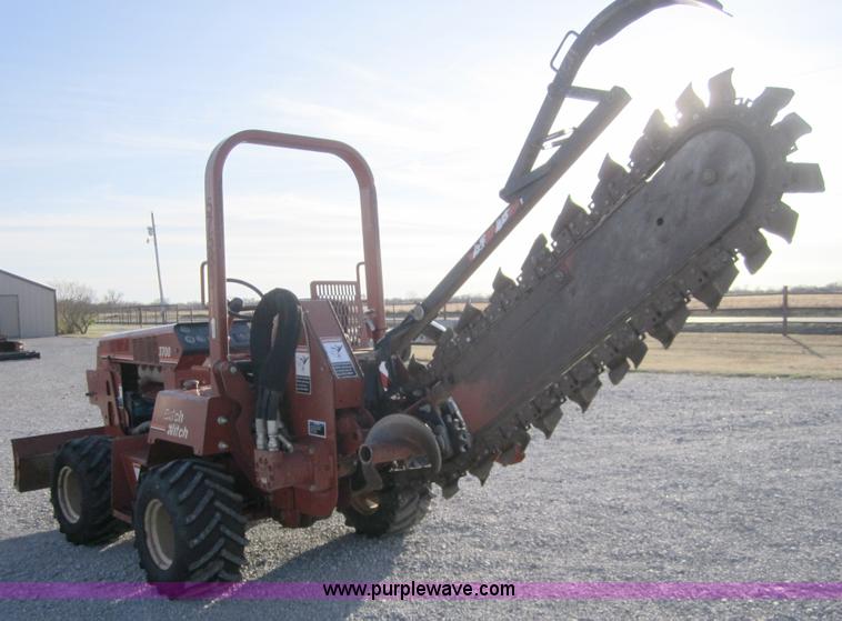 image for item C5218 2004 Ditch Witch 3700DD trencher