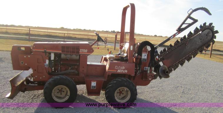 image for item C5218 2004 Ditch Witch 3700DD trencher
