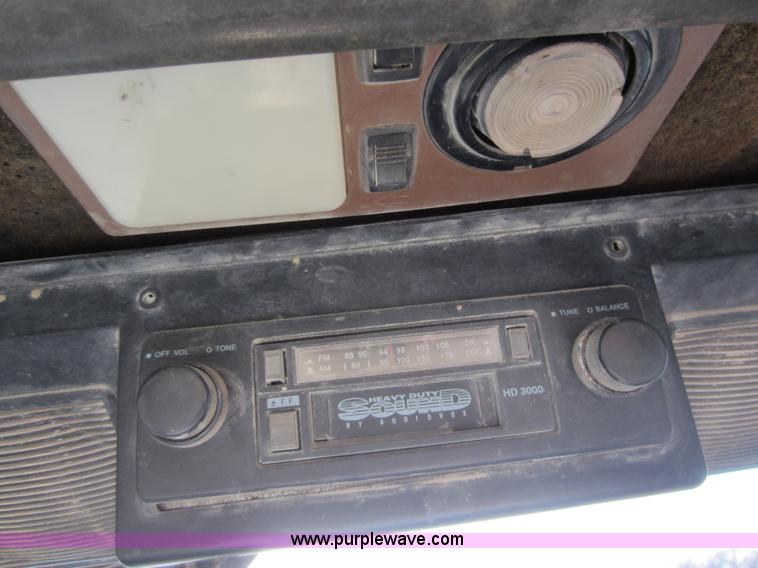 image for item C5345 1991 John Deere 510D backhoe