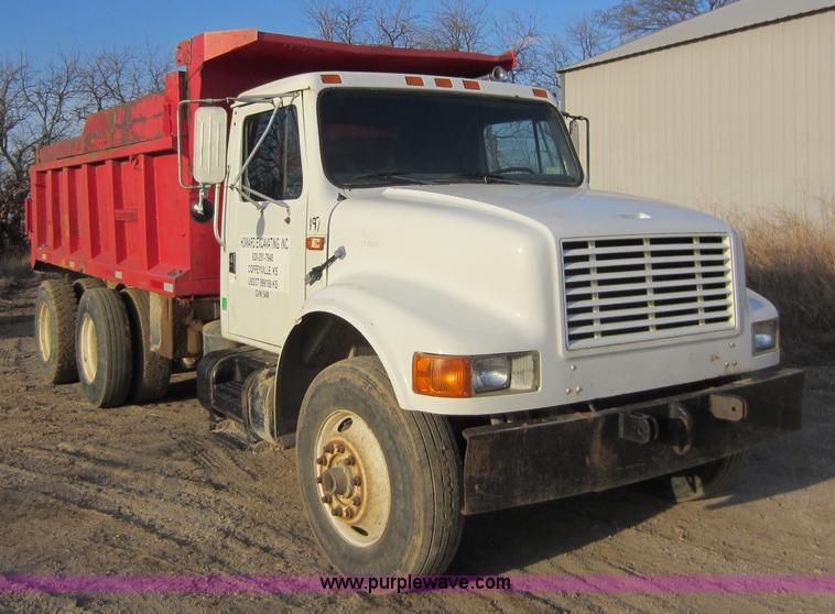image for item C5346 1992 International 4900 dump truck