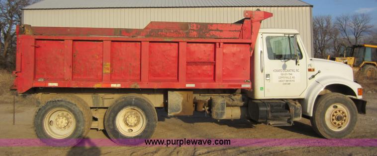 image for item C5346 1992 International 4900 dump truck