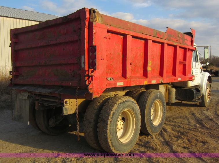 image for item C5346 1992 International 4900 dump truck