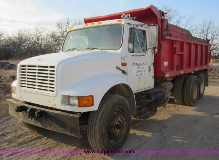 image for item C5346 1992 International 4900 dump truck