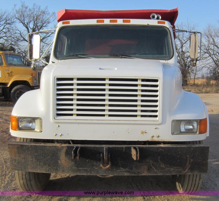 image for item C5346 1992 International 4900 dump truck