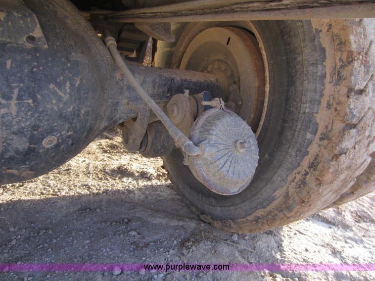 image for item C5346 1992 International 4900 dump truck