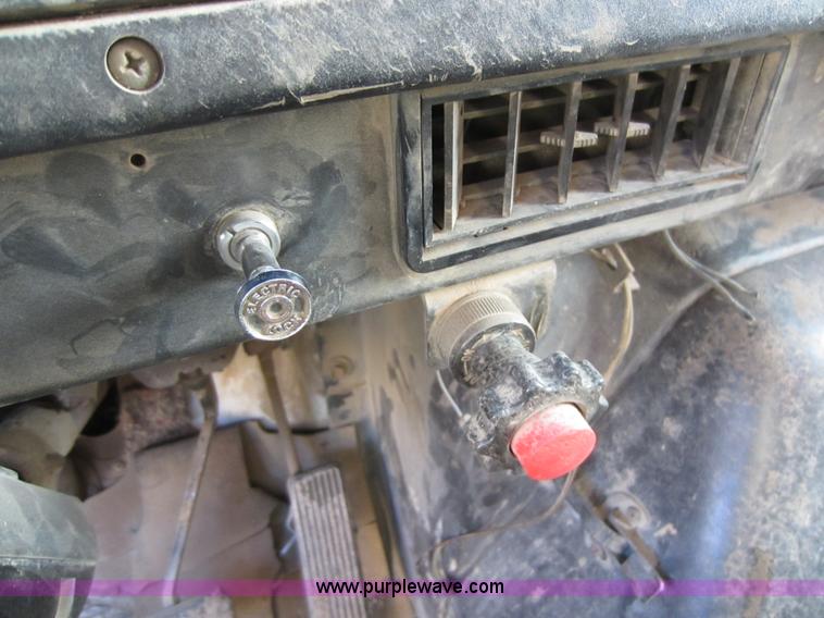 image for item C5346 1992 International 4900 dump truck